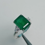 3.00 Carat Green Emerald Gemstone Lab Grown Diamond Ring - Image 4