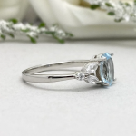 Oval Cut Aquamarine Gemstone Gold Ring - Image 2